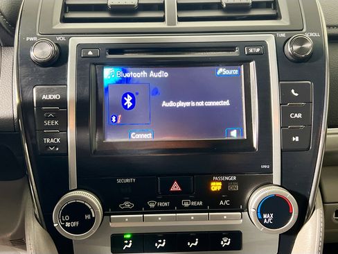 Used 2012 Toyota Camry LE image 27