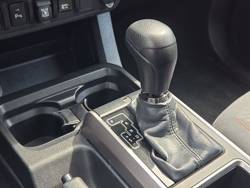 Used 2023 Toyota Tacoma SR5 AWD/4WD image 27