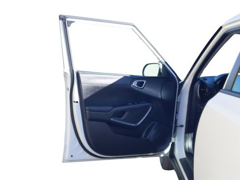 Used 2023 Kia Soul EX image 15