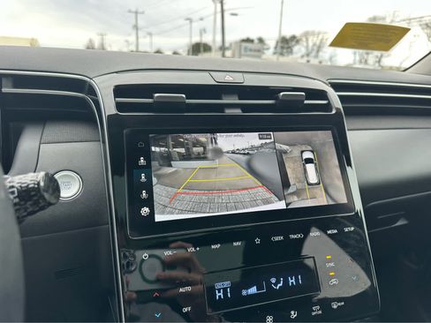 Used 2023 Hyundai Tucson Limited image 16