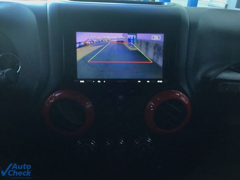 Used 2018 Jeep Wrangler Unlimited Sport S image 33