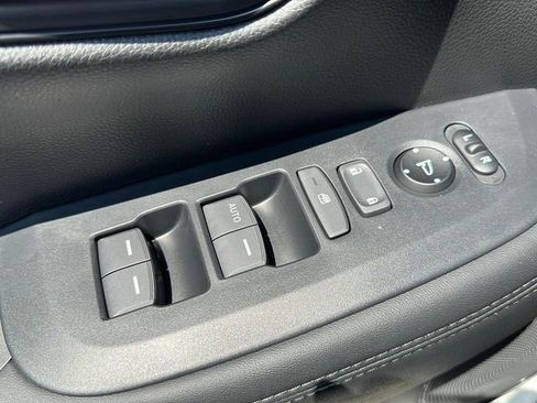 New 2026 Honda HR-V LX image 25