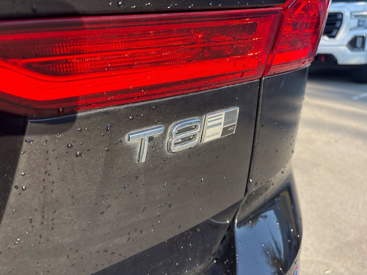 Used 2019 Volvo XC60 T8 Inscription w/ Advanced Package AWD/4WD image 9