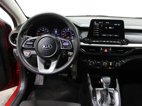 Used 2021 Kia Forte LXS image 2