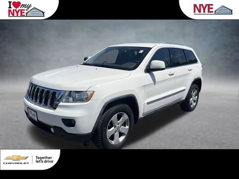 Used 2011 Jeep Grand Cherokee Laredo AWD/4WD image 1