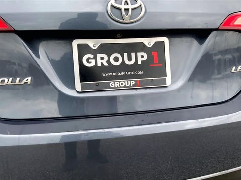 Used 2018 Toyota Corolla LE FWD image 10