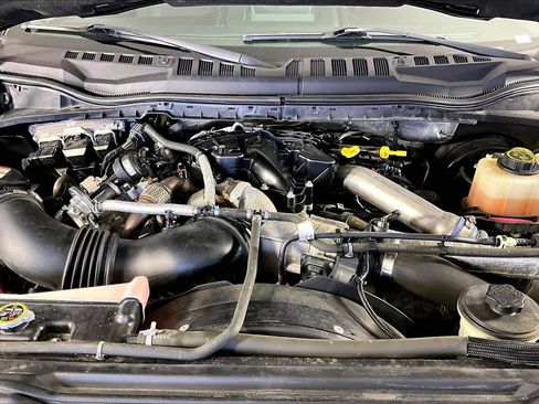 Used 2017 Ford F250 Lariat w/ Lariat Ultimate Package image 32