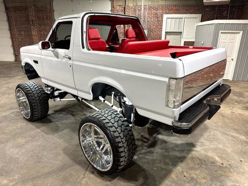 Used 1994 Ford Bronco XLT image 26