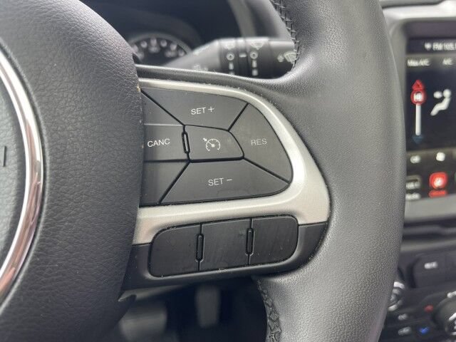 Used 2023 Jeep Renegade Altitude w/ Sun/Sound Group AWD/4WD image 21