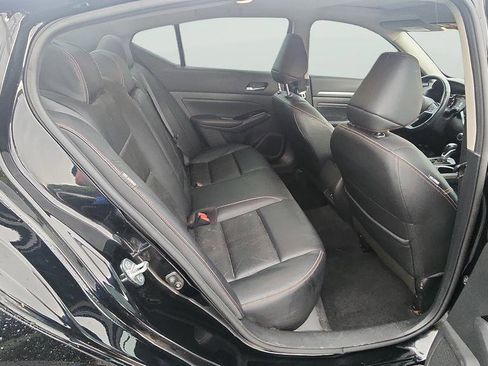 Used 2023 Nissan Altima 2.5 SR w/ SR Premium Package FWD image 19