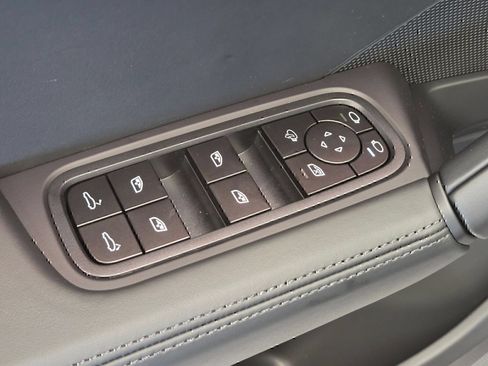 Certified 2026 Porsche Cayenne AWD/4WD image 15