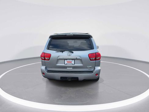 Used 2010 Toyota Sequoia Platinum image 7