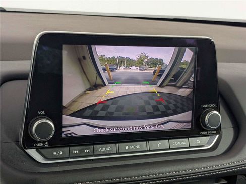 Used 2023 Nissan Rogue S AWD/4WD image 20