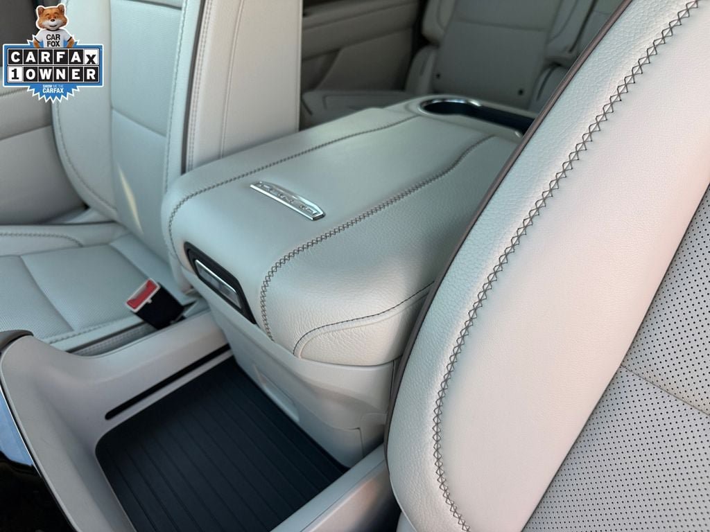 Used 2025 GMC Yukon XL Denali AWD/4WD image 24