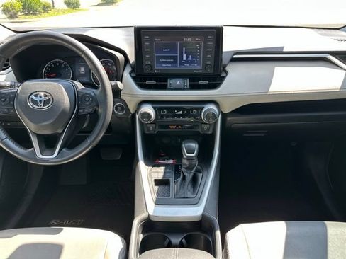 Used 2021 Toyota RAV4 XLE Premium FWD image 11