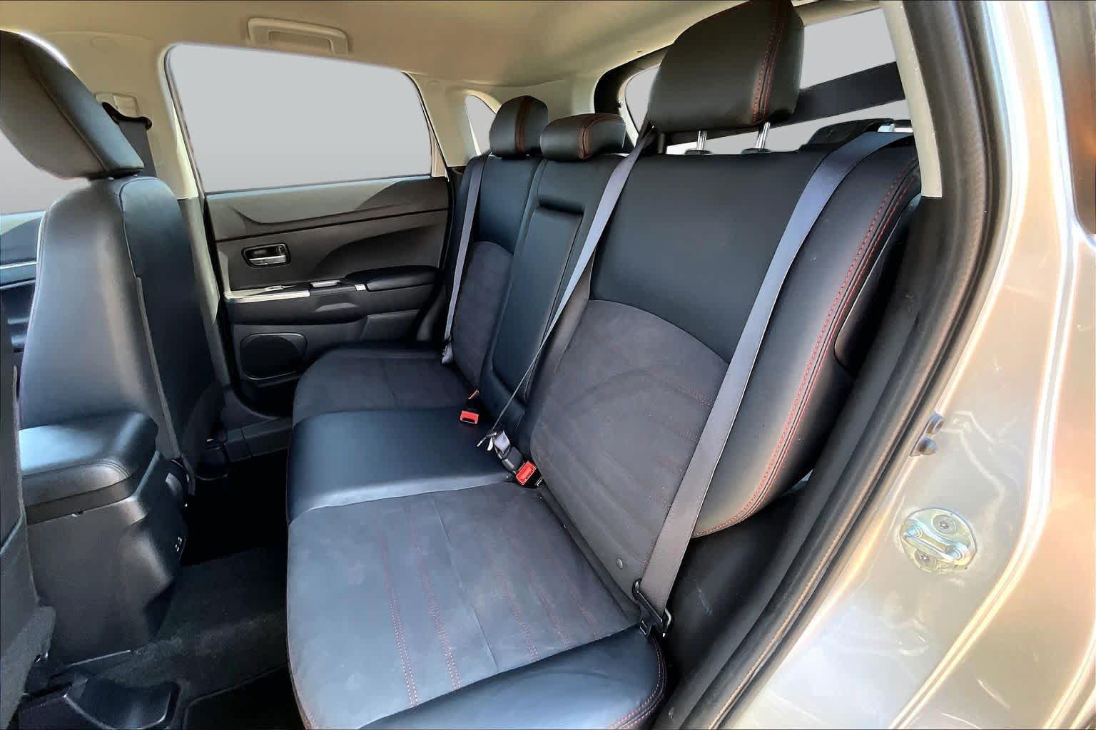 Used 2025 Mitsubishi Outlander Sport SE AWD/4WD image 21