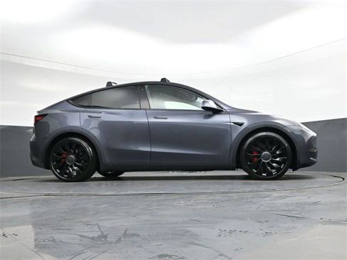 Used 2021 Tesla Model Y Performance image 31