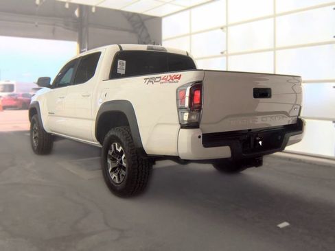Used 2023 Toyota Tacoma TRD Off-Road w/ TRD Premium Off Road Package AWD/4WD image 4
