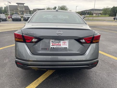 Used 2025 Nissan Altima 2.5 SV FWD image 32