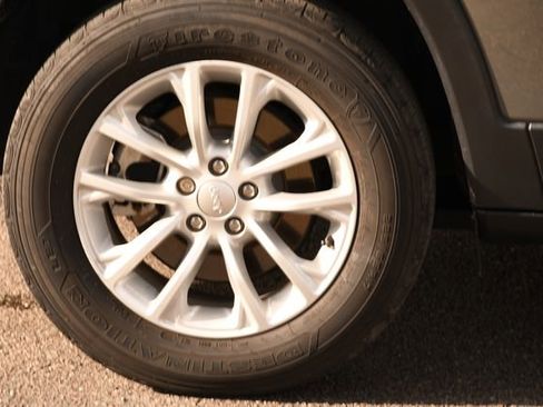 Used 2022 Jeep Cherokee Latitude Lux image 15