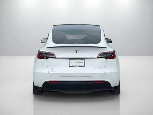Used 2023 Tesla Model Y Performance AWD/4WD image 7