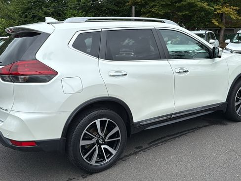 Used 2019 Nissan Rogue SL w/ Premium Package image 28
