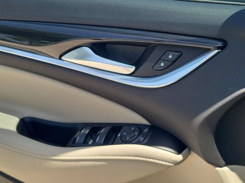 Used 2020 Buick Enclave Essence w/ Sound and Sites Package FWD image 19
