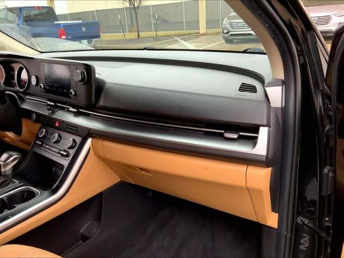 Used 2023 Kia Carnival LX image 19