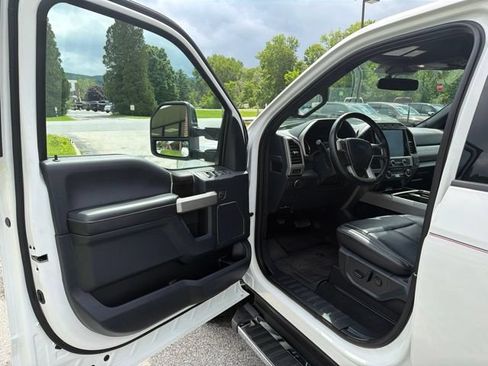Used 2022 Ford F350 Lariat w/ Lariat Ultimate Package AWD/4WD image 16