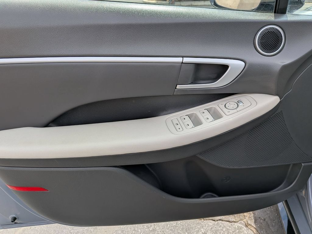 Used 2025 Hyundai Sonata SEL FWD image 11