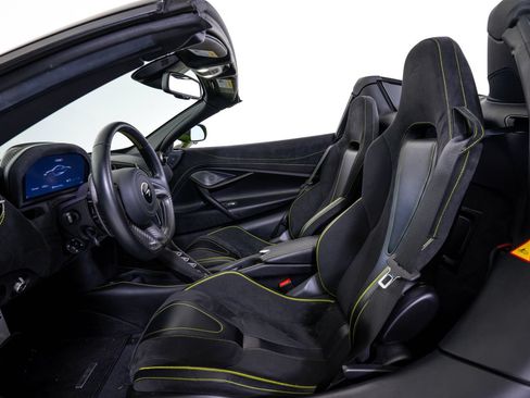 Used 2022 McLaren 720S Performance RWD image 25