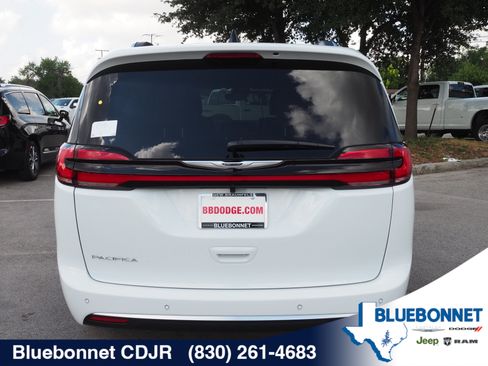New 2026 Chrysler Pacifica Pinnacle FWD image 7