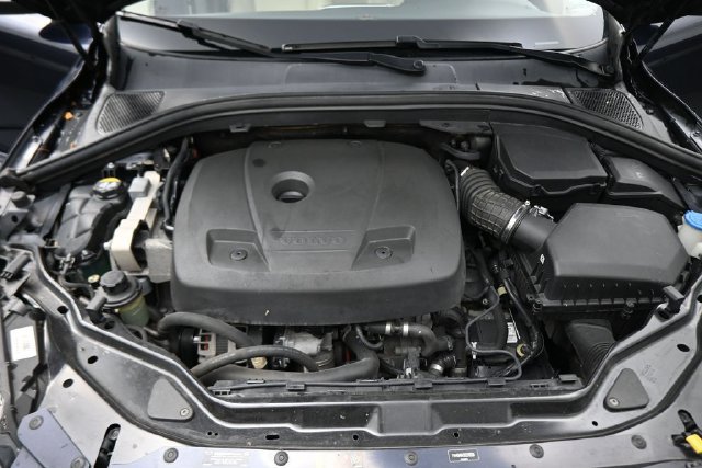 Used 2016 Volvo XC60 T6 AWD/4WD image 12