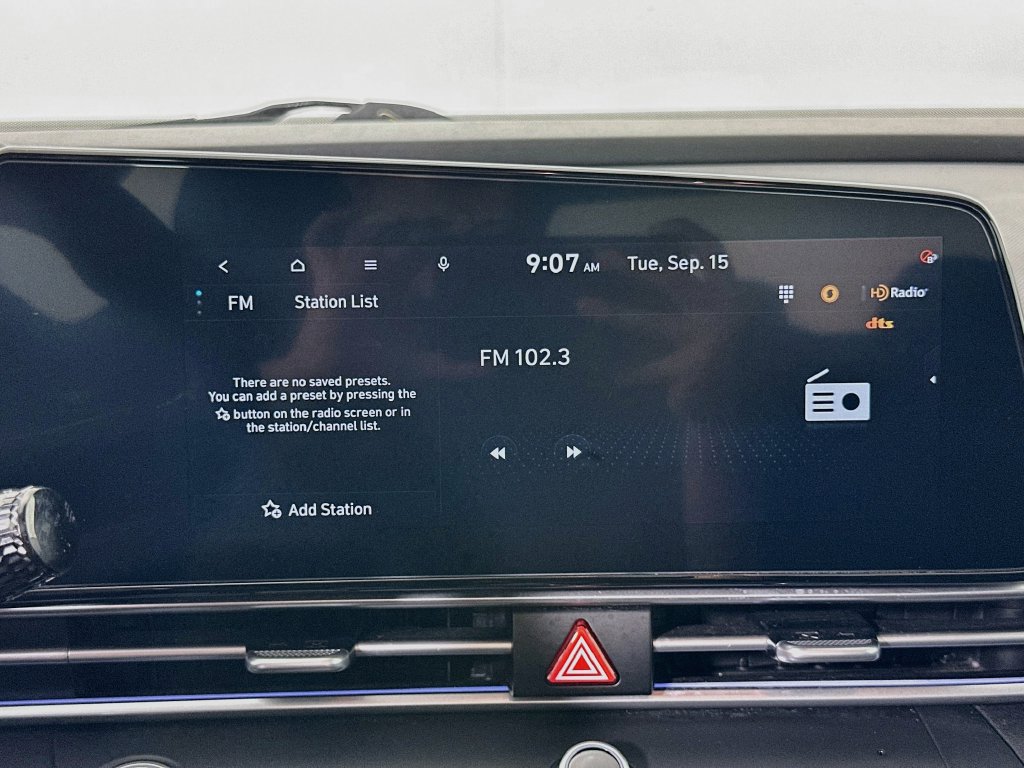 Used 2025 Hyundai Elantra SEL FWD image 15
