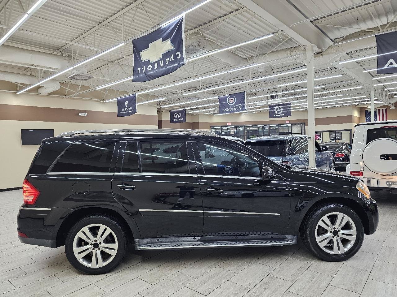 Used 2011 Mercedes-Benz GL 450 4MATIC image 6