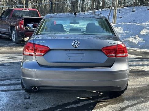 Used 2014 Volkswagen Passat TDI SE image 4