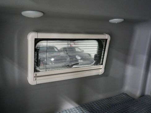 Used 2021 Mercedes-Benz Sprinter 2500 image 56