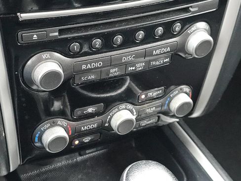 Used 2019 Nissan Pathfinder SV image 36