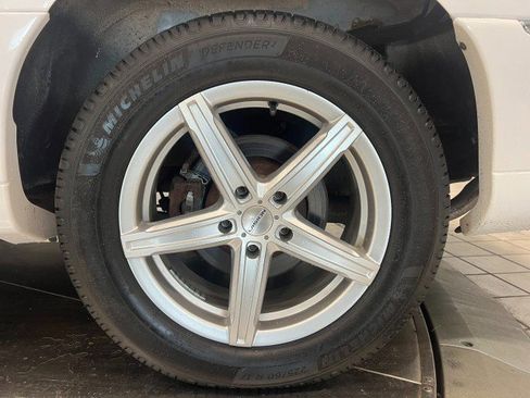 Used 2009 Lincoln Town Car Signature Limited image 34