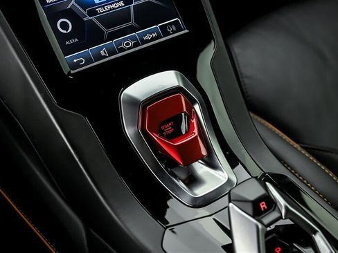 Used 2020 Lamborghini Huracan EVO RWD image 25