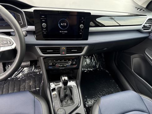 New 2025 Volkswagen Taos SEL image 20