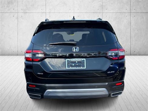 Used 2023 Honda Pilot Elite image 4