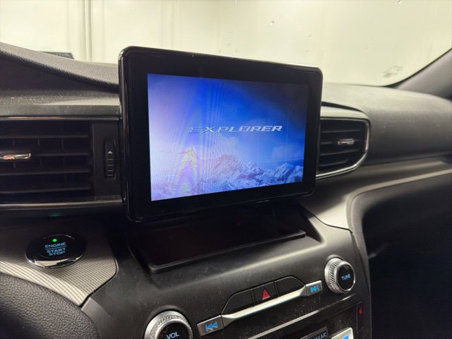 Used 2020 Ford Explorer XLT w/ Equipment Group 202A AWD/4WD image 9