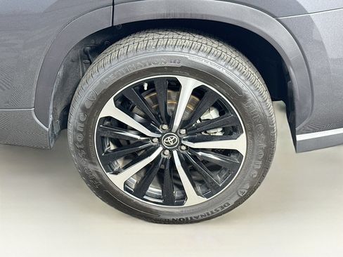 Certified 2021 Toyota Highlander XSE AWD/4WD image 9
