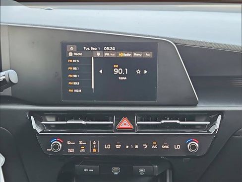 Used 2025 Kia Niro LX FWD image 10