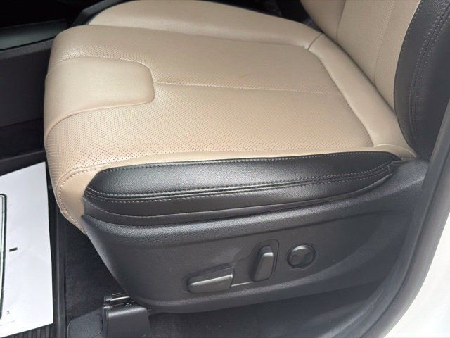 Certified 2023 Hyundai Santa Fe SEL w/ Premium Package FWD image 20