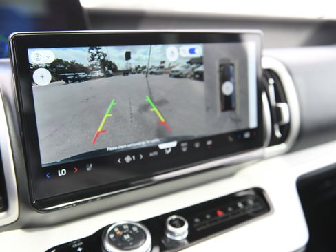 Used 2025 Ford Expedition Active image 24