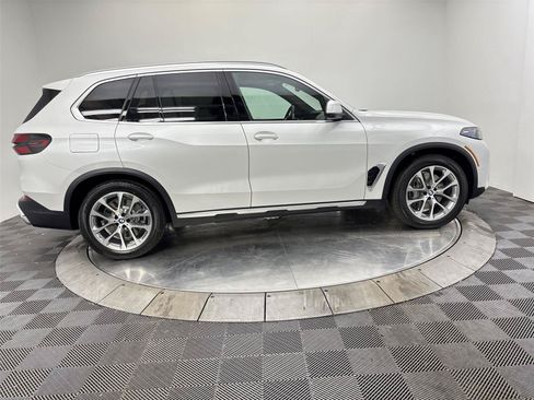 New 2026 BMW X5 xDrive50e w/ Climate Comfort Package AWD/4WD image 17