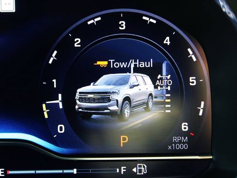 Used 2022 Chevrolet Tahoe Z71 w/ Z71 Off-Road Package AWD/4WD image 31