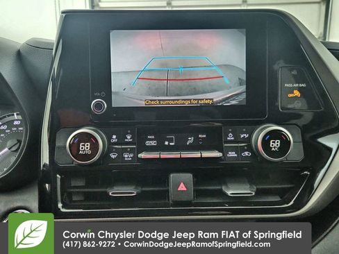 Used 2023 Toyota Highlander LE image 25